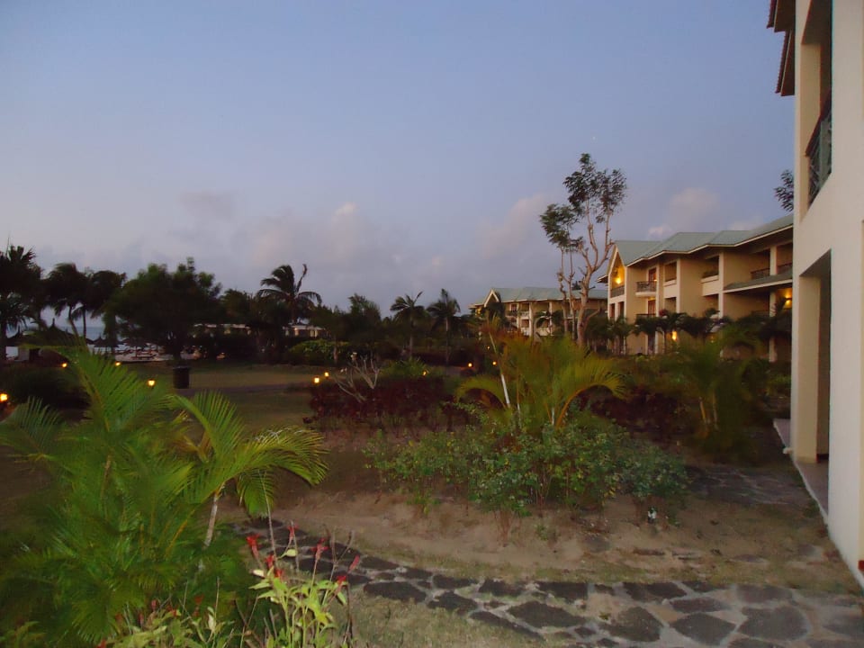 Der Blick nach links aus unserem Zimmer Le Meridien Ile Maurice