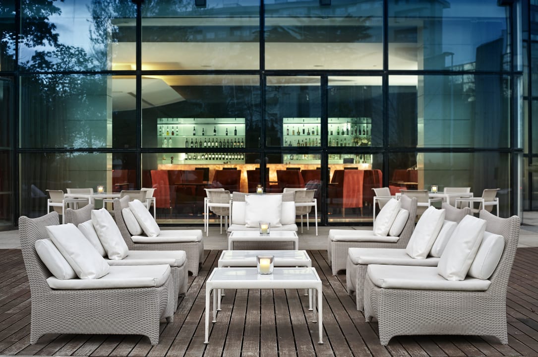 New Yorker Summer Lounge Sheraton Porto Hotel & Spa