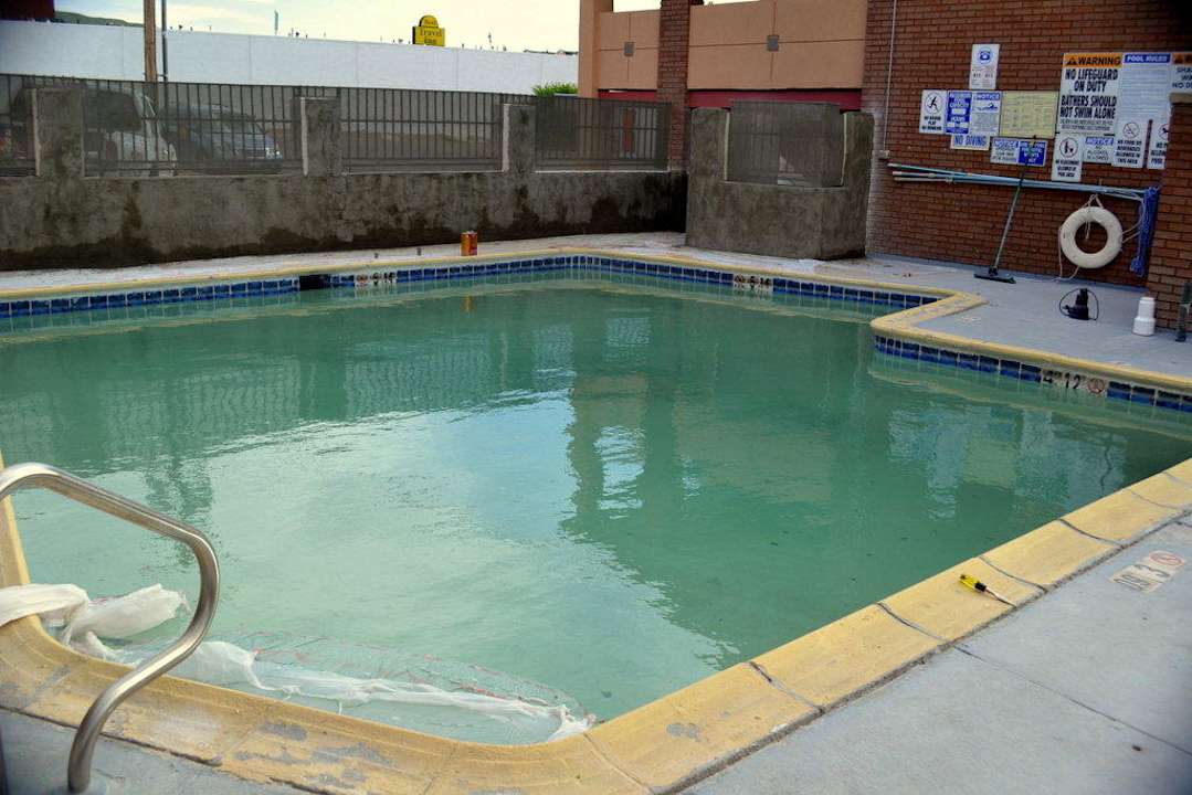 Außenpool Knights Inn at Cedar City