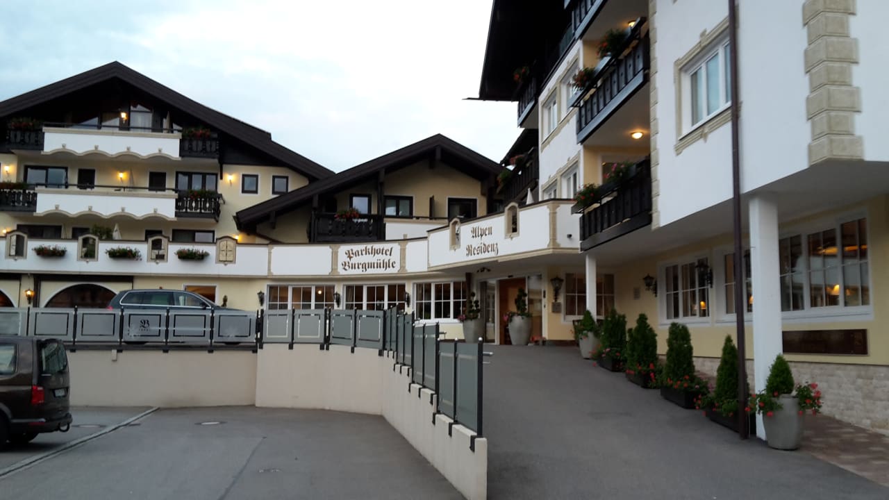 Außenansicht Parkhotel Burgmühle