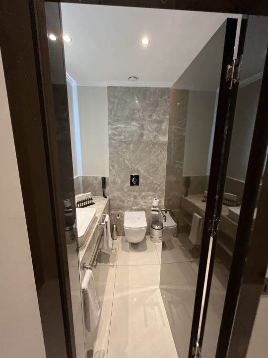 Zimmer Serenity Queen Hotel