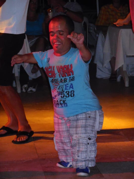 Den Bauchtanz beherrscht Alex Royal Atlantis Beach Hotel