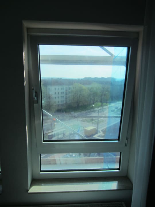 Zugeklebtes Fenster Dorint Hotel Dresden