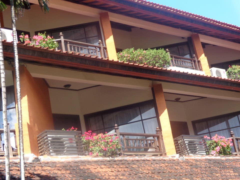 Blick auf die Balkone der Zimmer Sol by Melia Benoa Bali