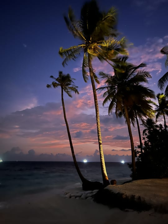 Strand Mirihi Island Resort