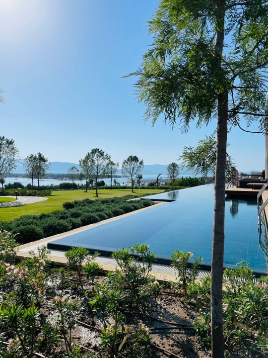 Pool Anda Barut Collection