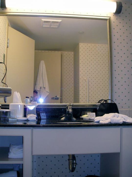 Badezimmer Embassy Suites Hotel Niagara Falls / Fallsview