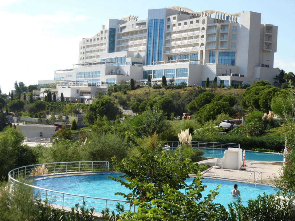 Widok z terenu basenowego Aria Claros Beach & Spa Resort