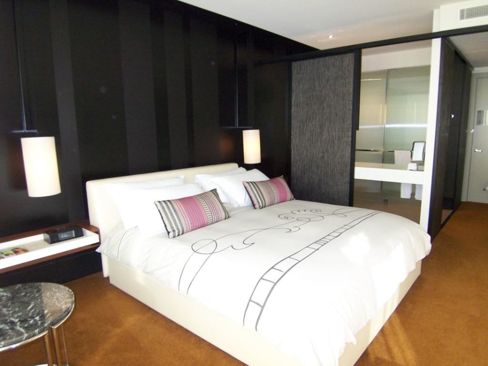 Zimmer (Queen Room) Hotel Crown Metropol