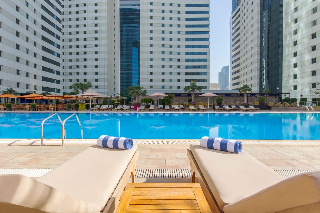 "Pool" Ezdan Hotel Doha (Doha) • HolidayCheck (Doha Qatar)