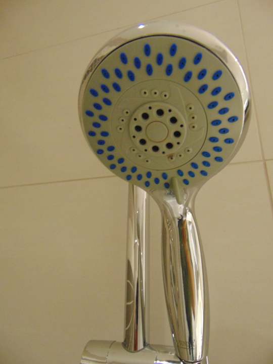 Zimmer Hampton By Hilton Dubai Airport