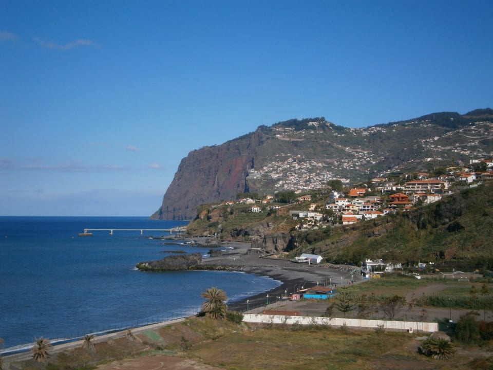 Panoramablick vom Poolbereich auf Praja Formosa Pestana Royal Premium All Inclusive Ocean & Spa Resort