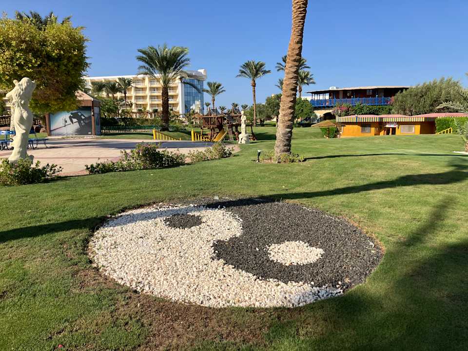 Gartenanlage Palm Royale Resort - Soma Bay