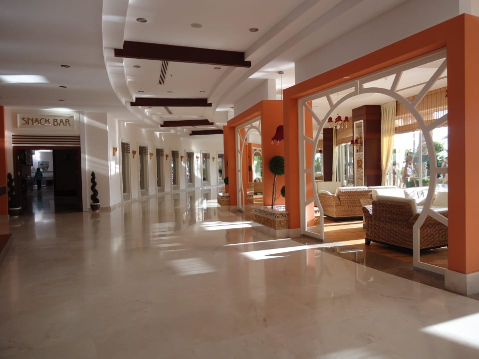 Blick auf die Snackbar Saphir Resort & Spa