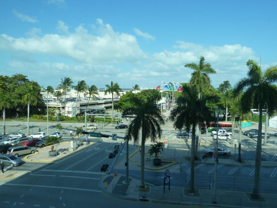 blick-aus-der-4-etagge-hotel-holiday-inn-port-of-miami-downtown