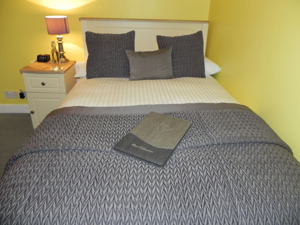 Zimmer Hotel Shelleven Guest House