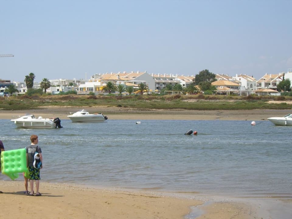 Blick über die Lagune zum Hotel Golden Club Cabanas