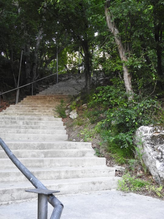 Treppe vom Hotel (oben) in den Partymeile/ Strand HVD Viva Club Hotel