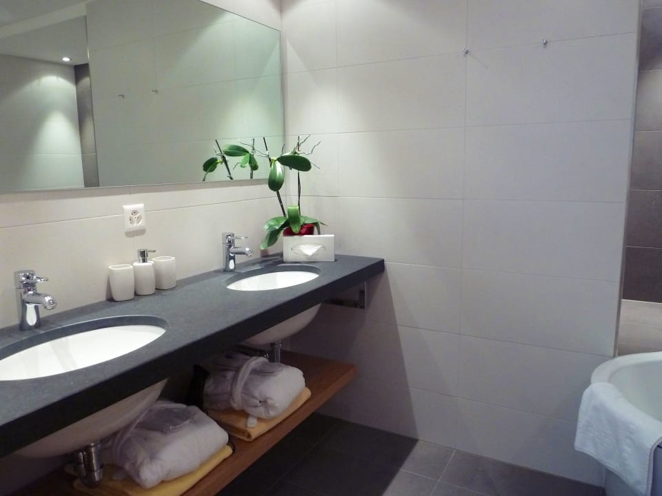 Doppellavabo im Bad Hotel Royal