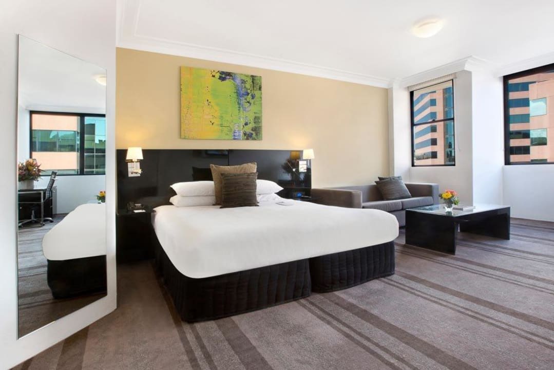 A Deluxe King Room Rydges Sydney Central