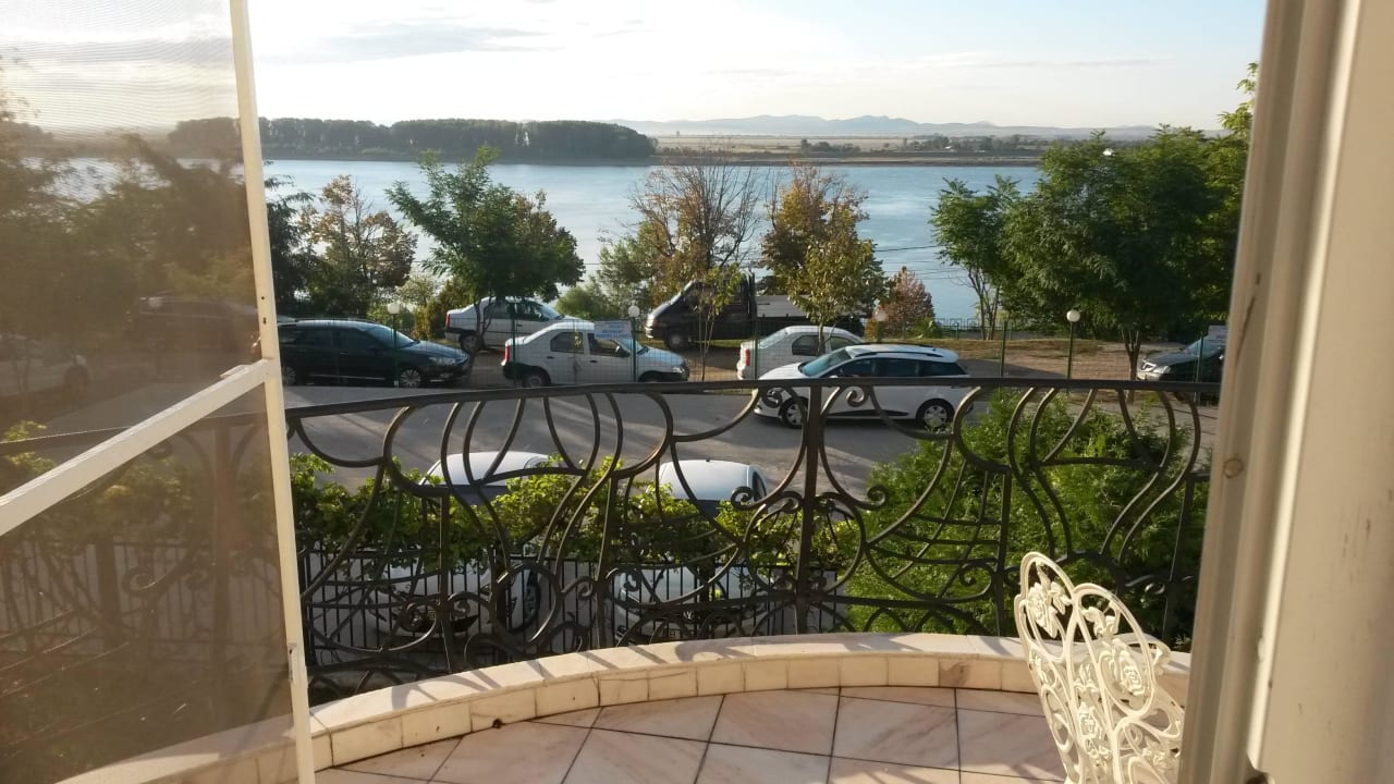 Balkon mit Donaublick Hotel Villa Belvedere