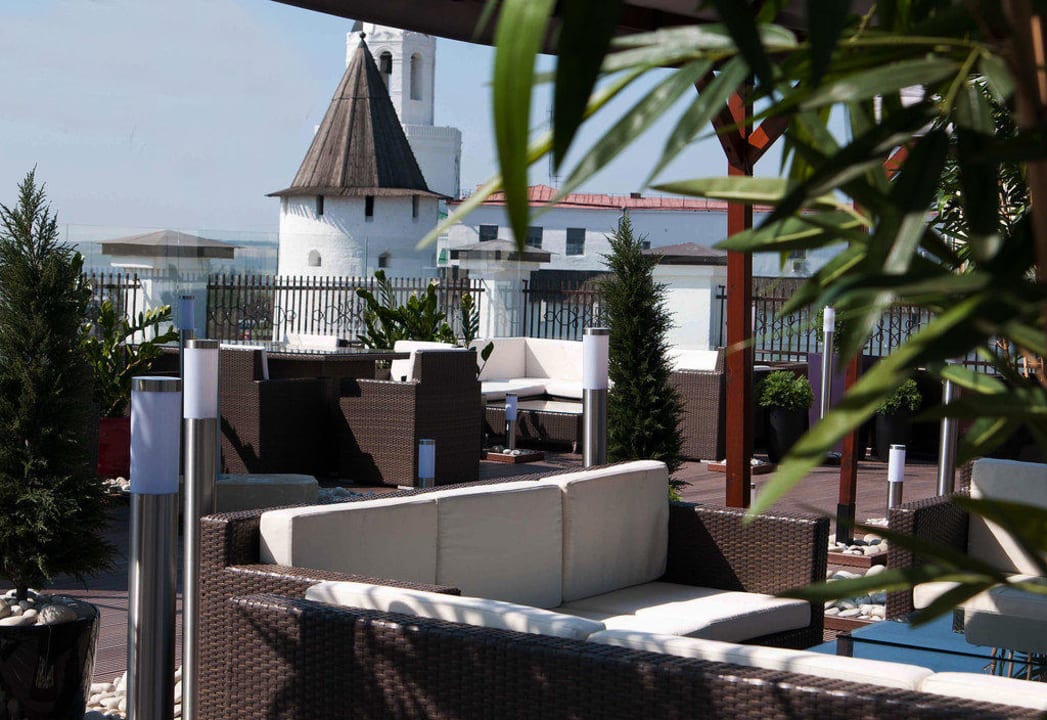 Летняя терраса Courtyard by Marriott Kazan Kremlin / Кортъярд Марриотт Казань Кремль