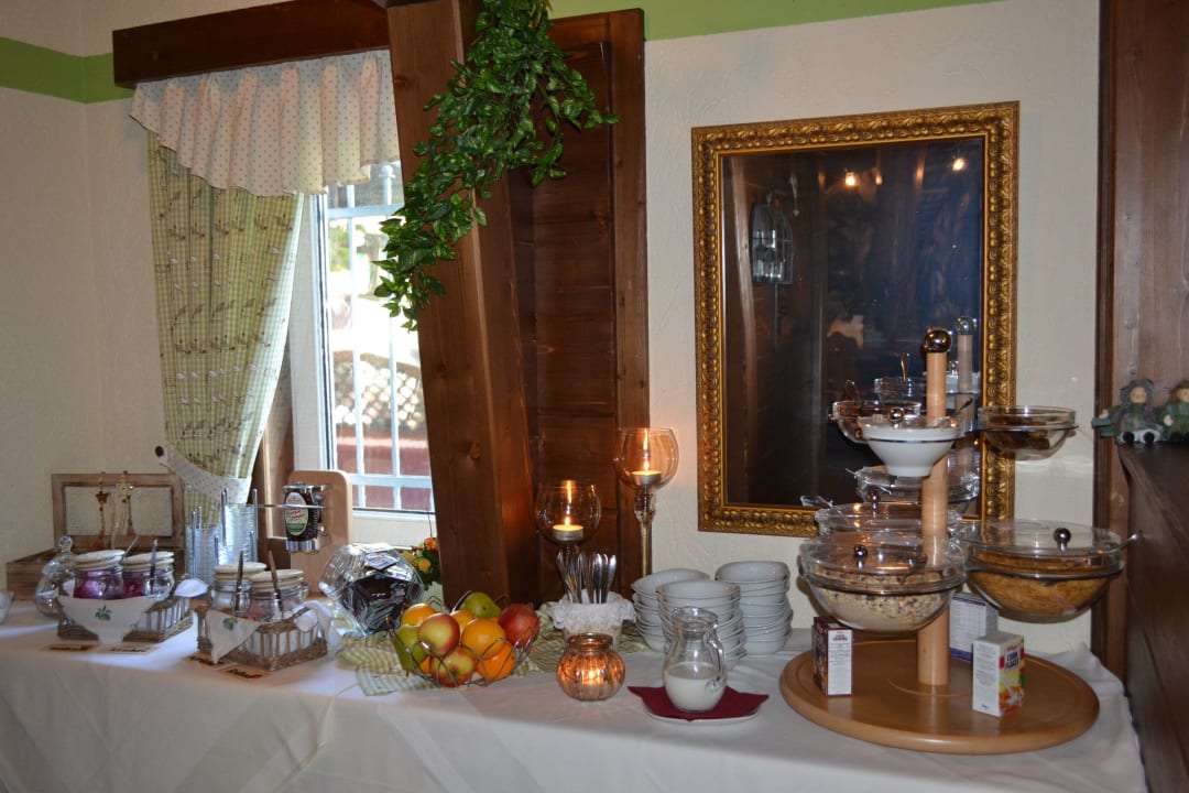 Teil vom Frühstücksbuffet Hotel Zur Linde