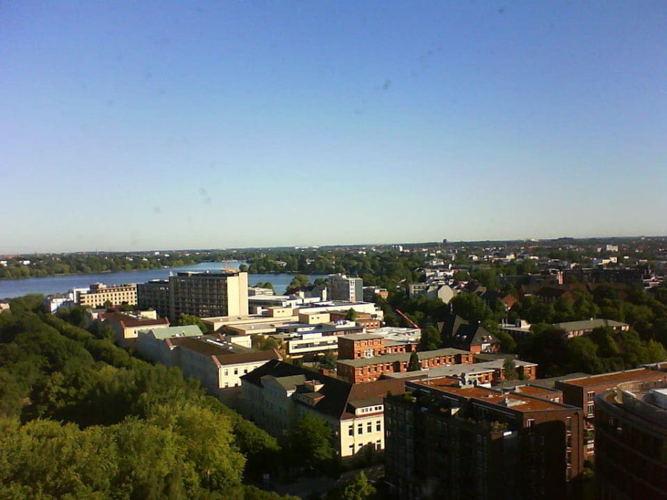 Ausblick vom Zimmer Motel One Hamburg-Alster