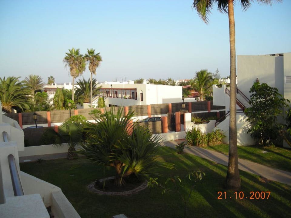 Blick vom Balkon auf den Garten Alua Suites Fuerteventura