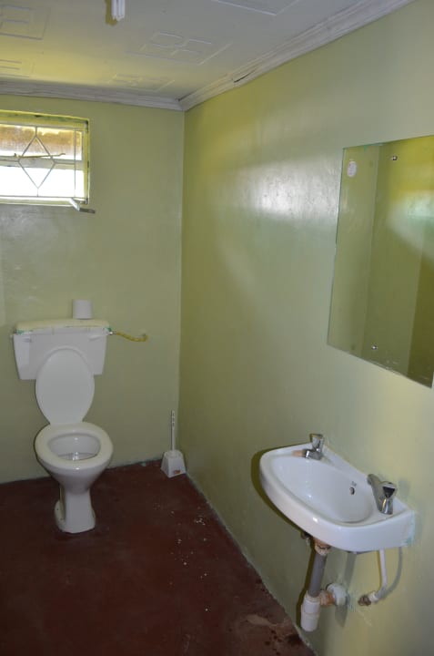 Туалет Rhino Tourist Camp