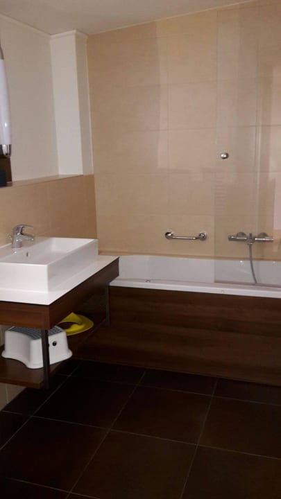 Bad OG mit Wihrlpoolwanne (Haus 212) Center Parcs Park Bostalsee