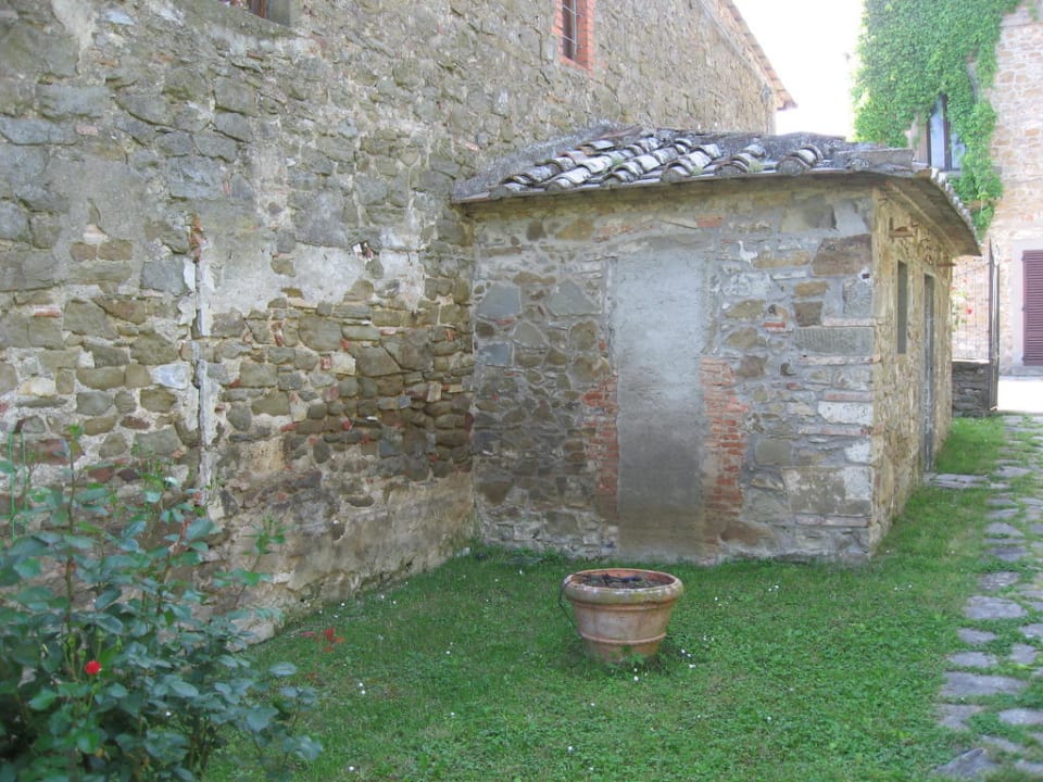Feuchtes Nebengebäude Hotel Fattoria Castelvecchi