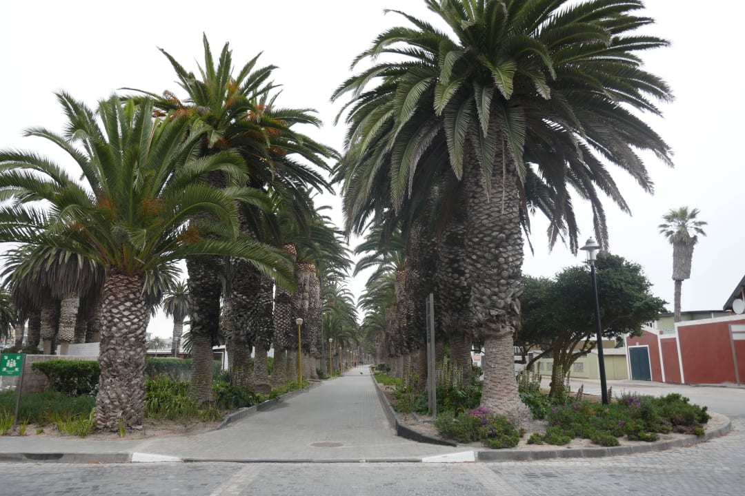 Palmenallee/ Promenade Strand Hotel Swakopmund