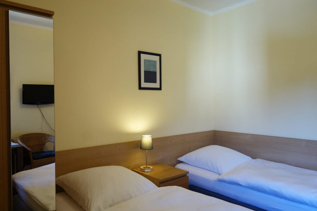 Doppelzimmer / double room 3 Pension am Helenenwall