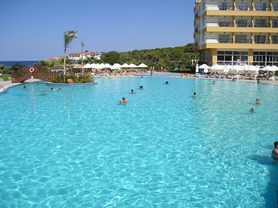 Poolanlage der Hotelanlage Acapulco! Acapulco Beach Club & Resort