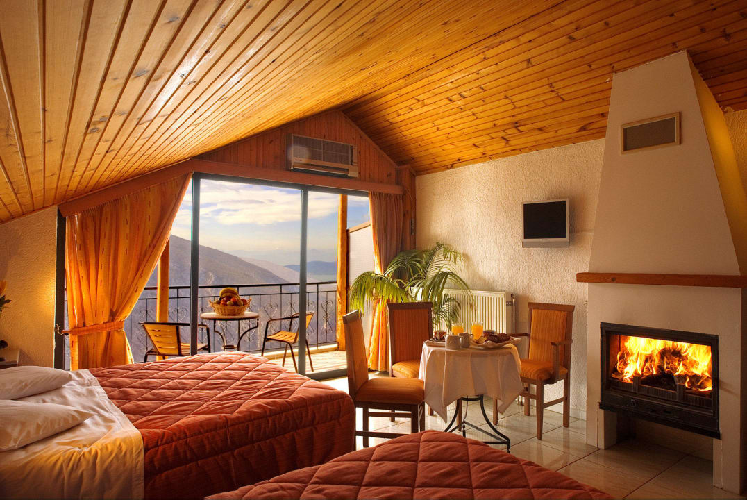 Room with Fireplace Hotel Acropole