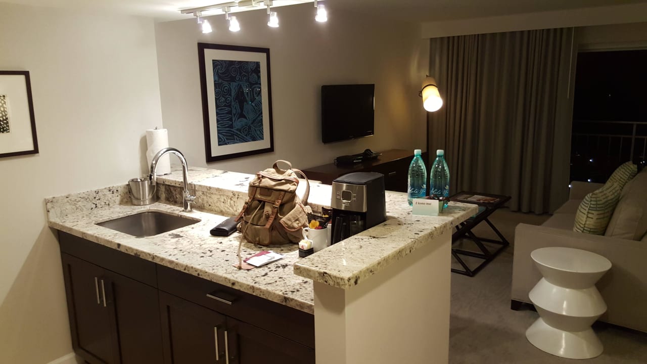 2208 Ilikai Hotel & Luxury Suites