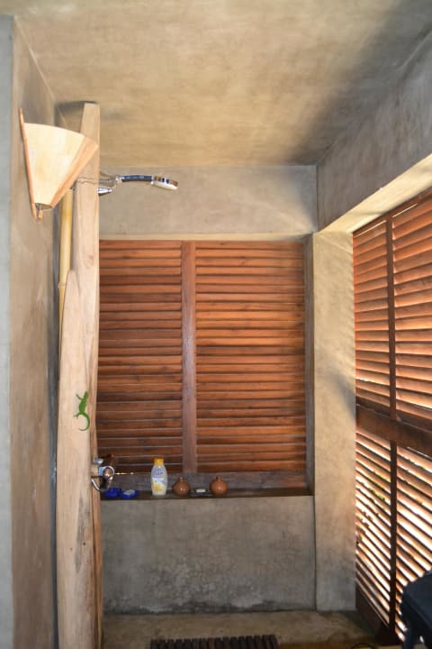 Dusche in der Lodge Hotel Tsara Komba Lodge