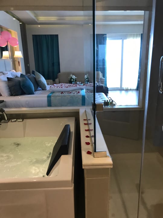 Honeymoon Premier Le Reve Hotel & Spa