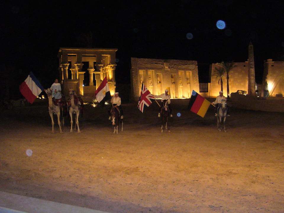 Immer wieder begeistern die rasanten Reiter        Pickalbatros Alf Leila Wa Leila Resort - Neverland Hurghada