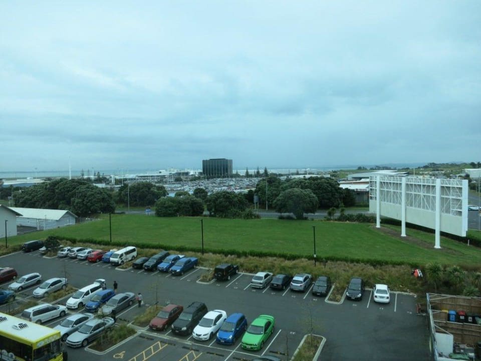 Blick vom Zimmer auf den Flughafen Ibis budget Auckland Airport