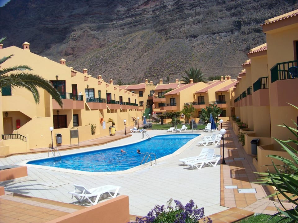 Pool Apartments Las Tres Palmeras