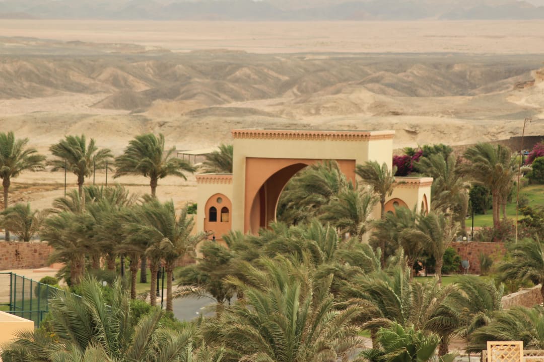 Hoteleinfahrt Steigenberger Coraya Beach - Adults only