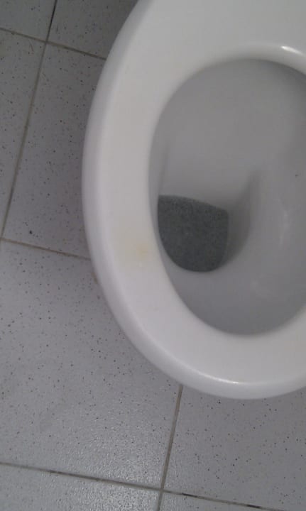 WC nach der Reinigung Monarque Club Rivage