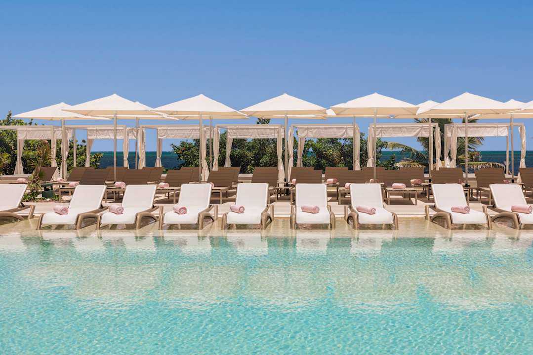 Pool AVA Resort Cancun - All Inclusive