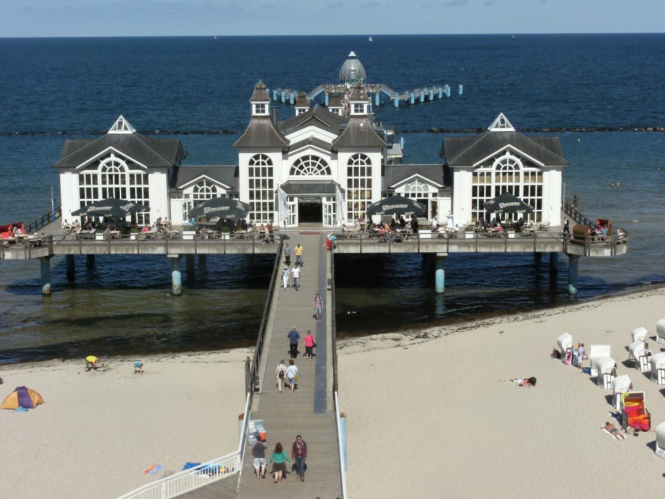 Blick auf die Seebrücke Hotel Xenia