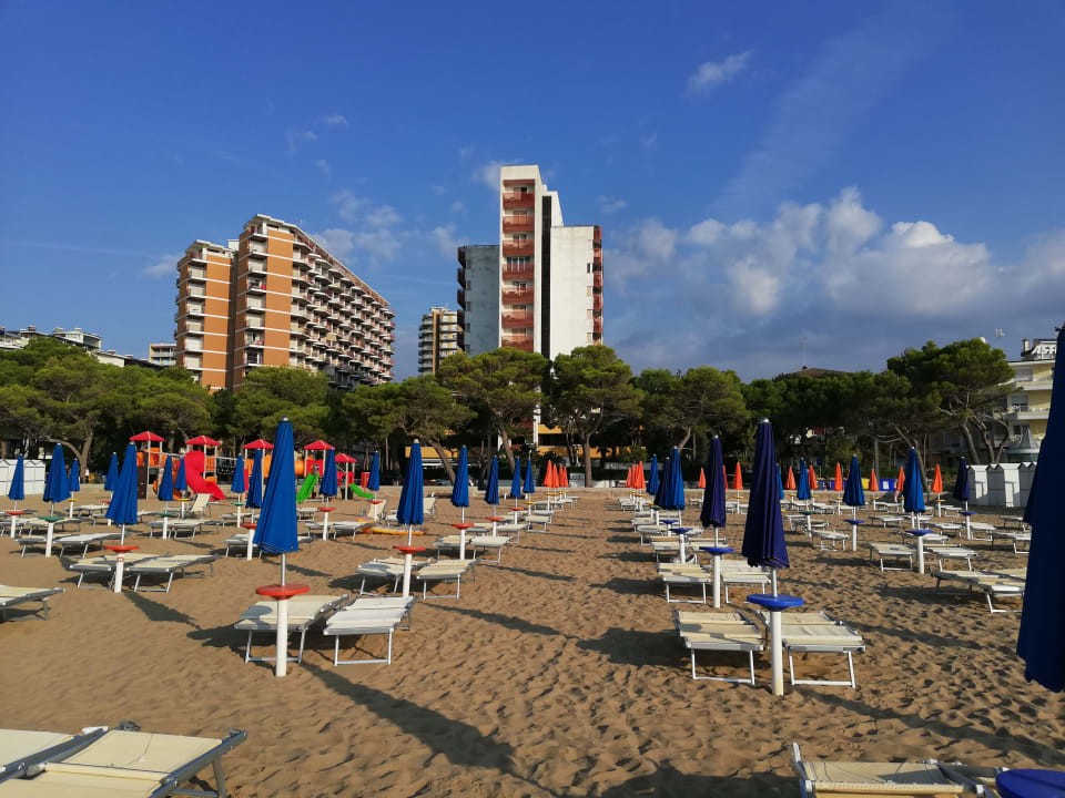 Strand Hotel American