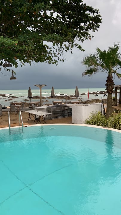 Pool Ocean Breeze Resort