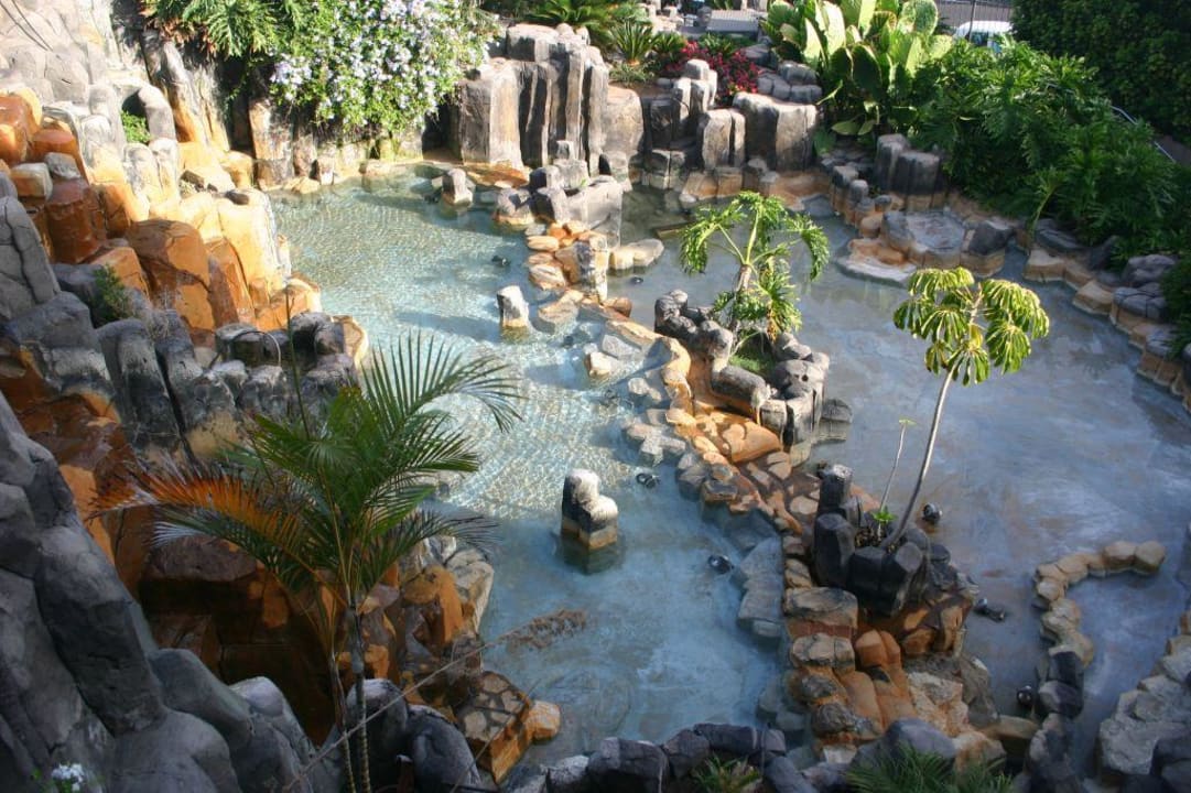 Wasserfälle innerhalb der Hotelanlage Landmar Playa La Arena