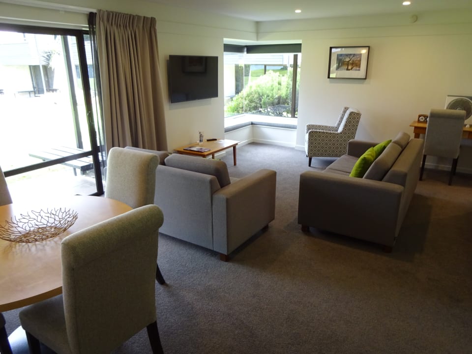 Zimmer Edgewater Hotel